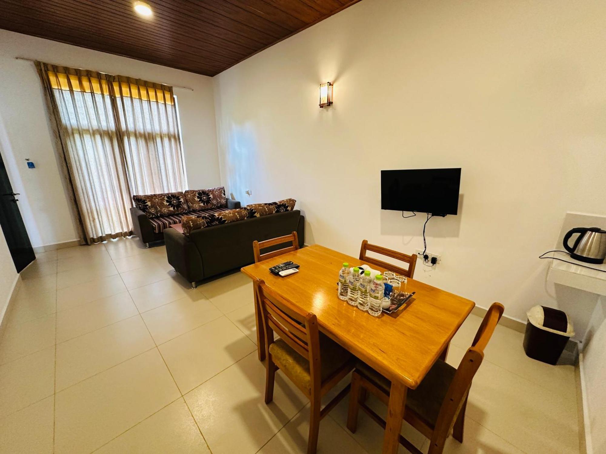 Gamodh Citadel Resort Anuradhapura Ngoại thất bức ảnh