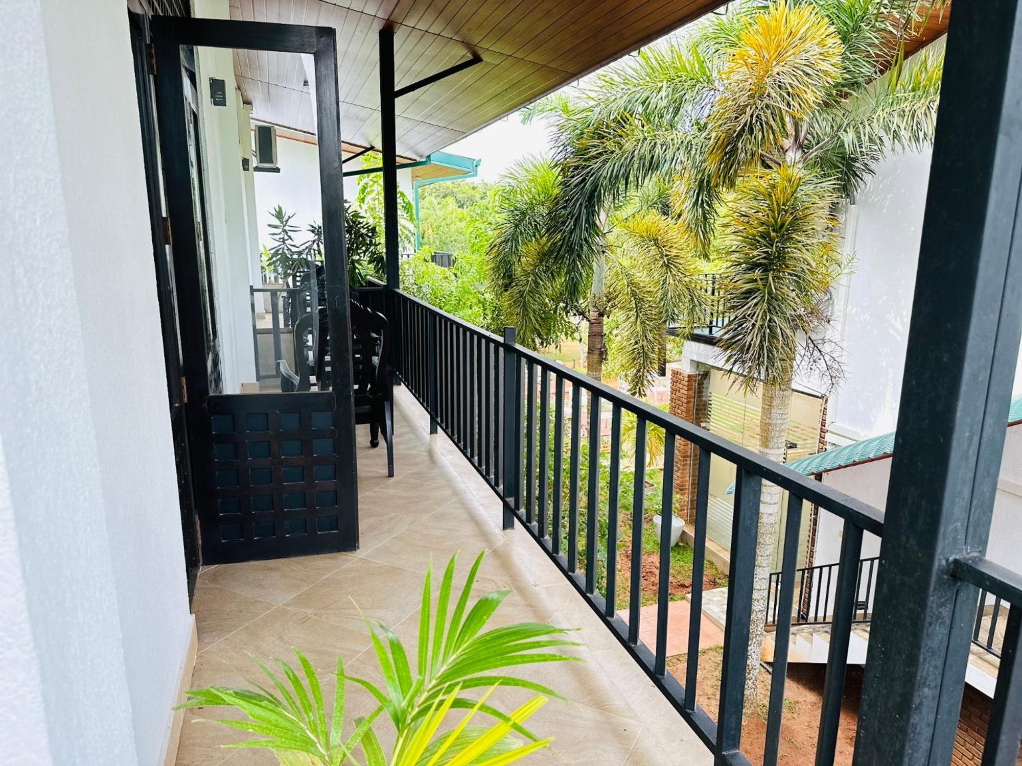 Gamodh Citadel Resort Anuradhapura Ngoại thất bức ảnh